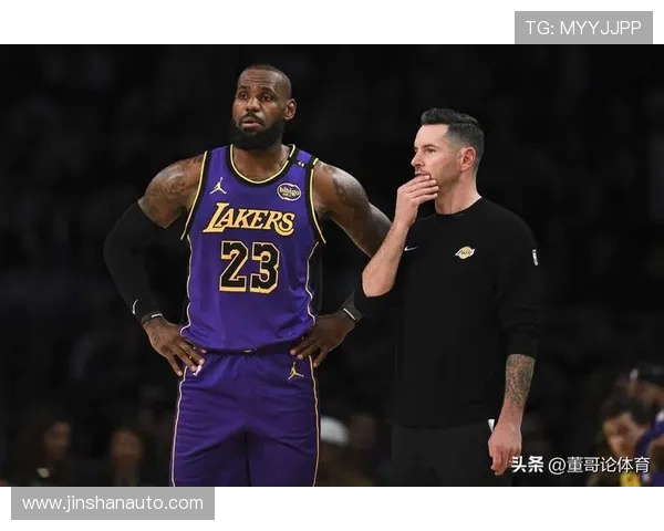 原创湖人大胜雄鹿后！雷迪克表扬2人，字母哥赢得尊重，老詹复出在即